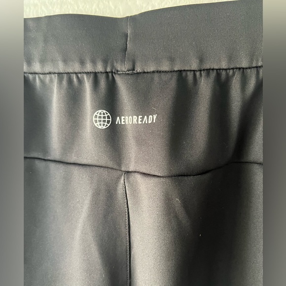 ADIDAS Workout/Running Black with Side Zipper Pockets Shorts Size S 5” - Picture 7 of 8